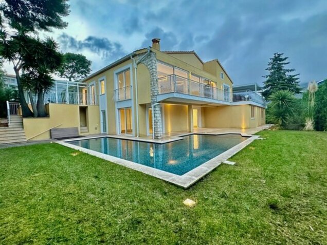 Magnifique villa rénovée vue mer