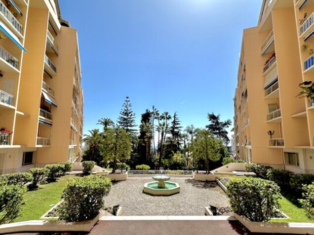 MONTE-CARLO - Roqueville - 2 Pièces rénové et meublé - USAGE MIXTE