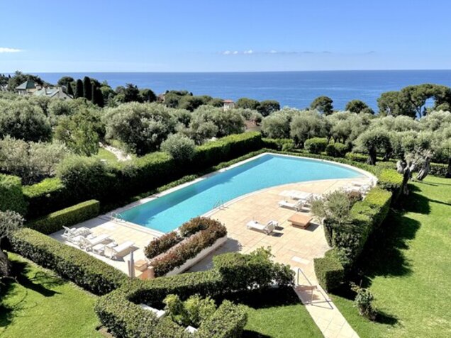 CAP MARTIN - 5/6 PIÈCES  - Duplex avec terrasses, piscine et vue panoramique