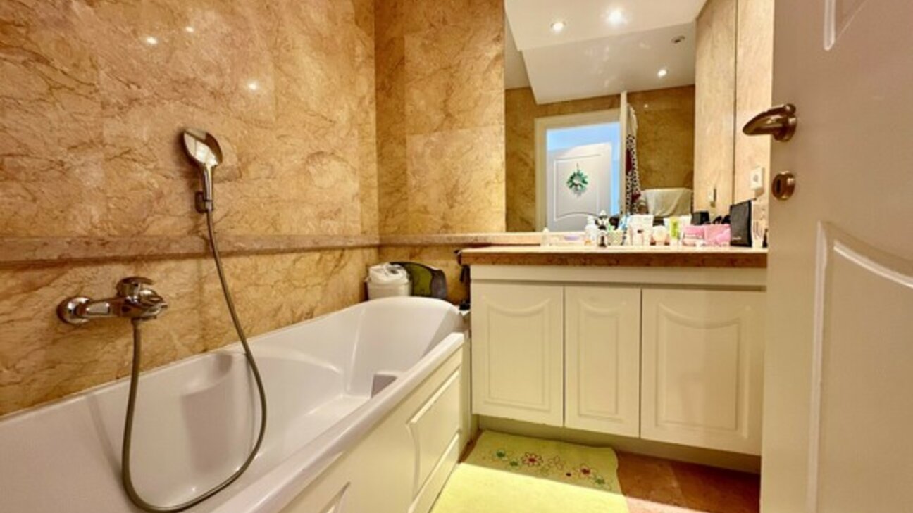 Très bel appartement 4 pièces - Vue Roseraie et mer - 12 / 13