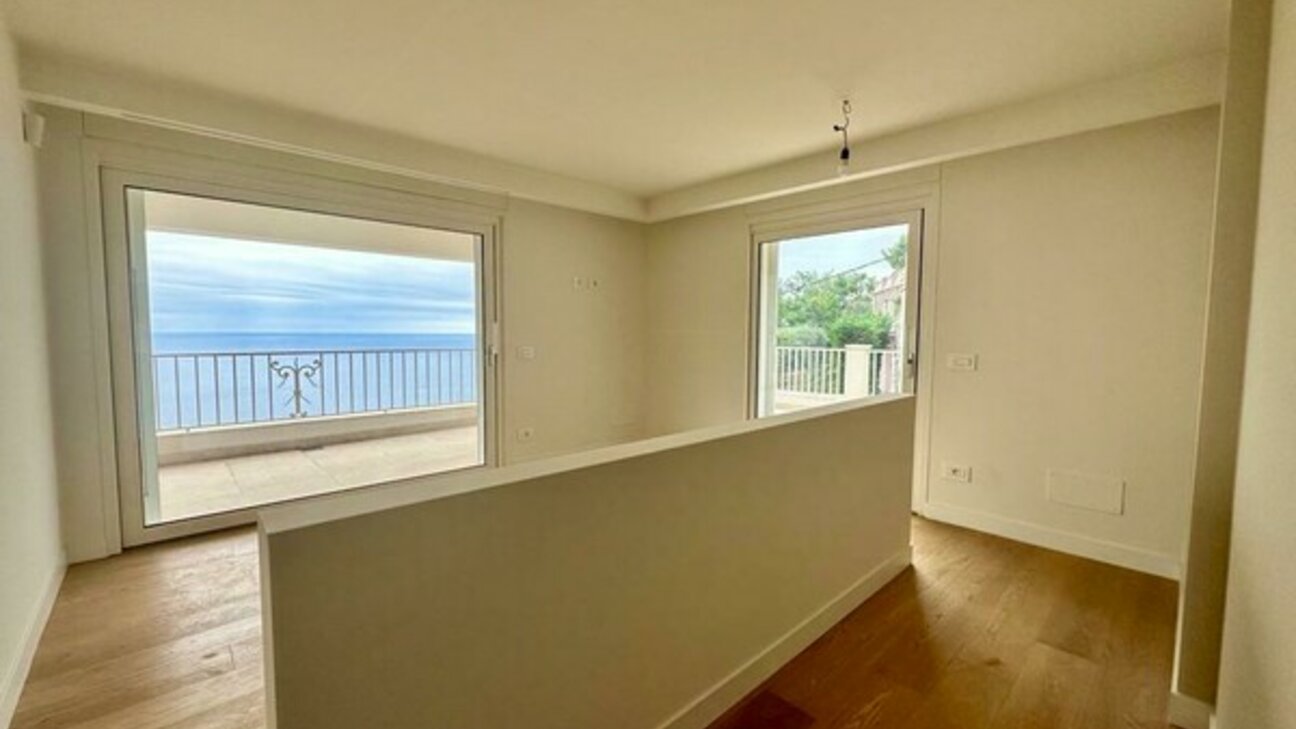 EZE - Villa avec terrain constructible - 3 / 7