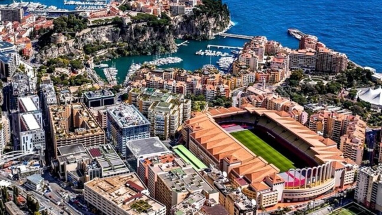 FONTVIEILLE "Les Industries" - Premium fully renovated offices - 1 / 12