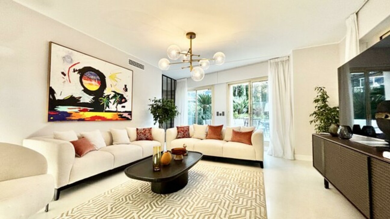 A renovated apartment in the Saint Roman district - 2 / 16