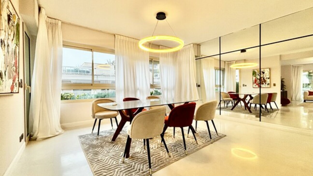 A renovated apartment in the Saint Roman district - 3 / 16