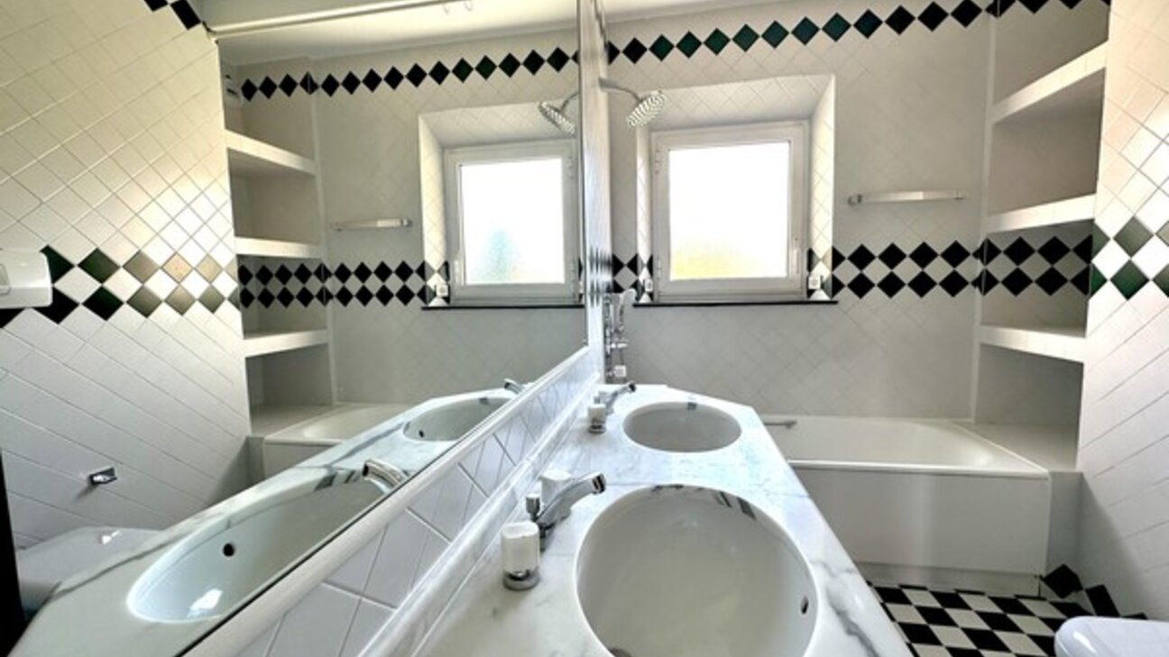 CAP MARTIN - 5/6 PIÈCES  - Duplex avec terrasses, piscine et vue panoramique - 12 / 34