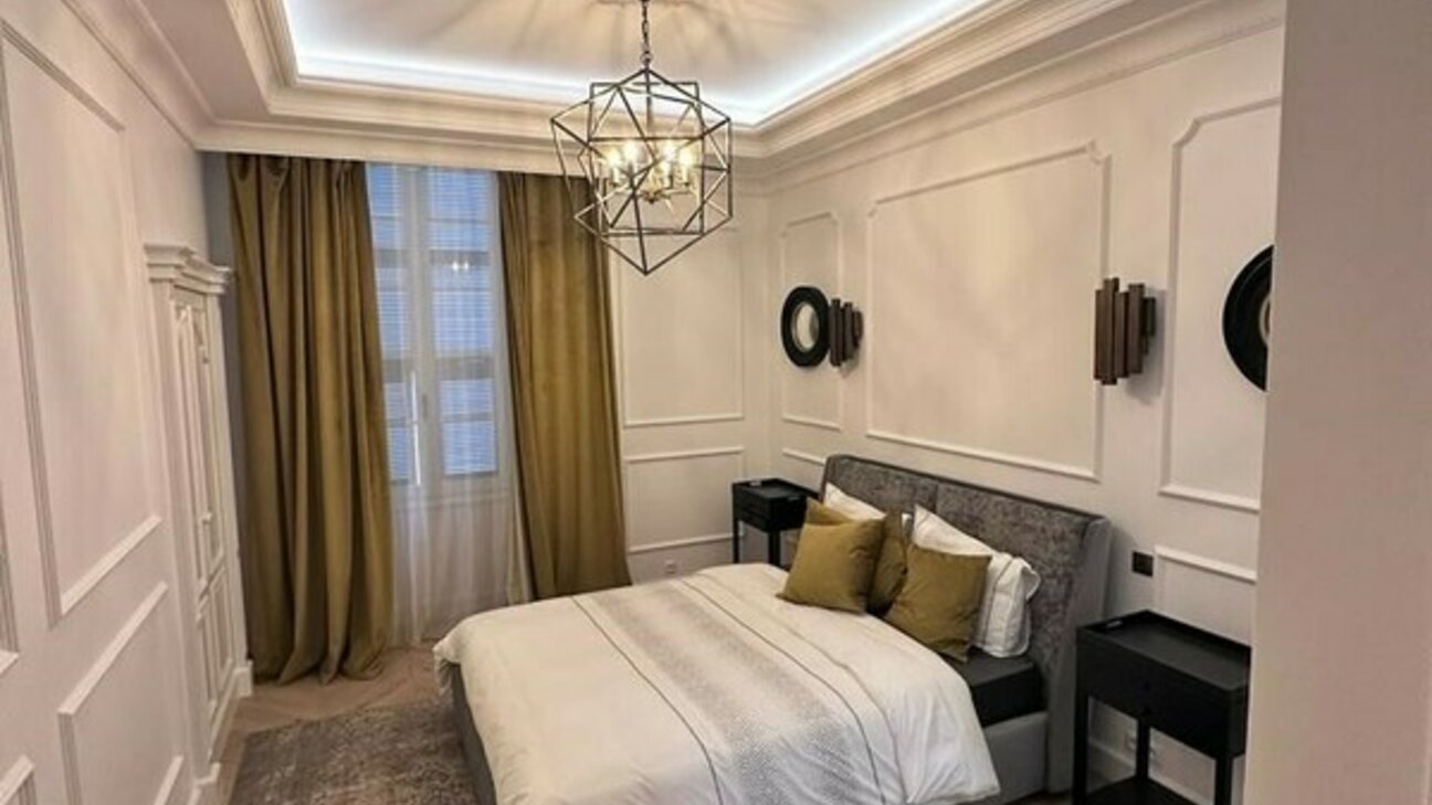 Renovated 7 rooms apartment in the center. - 10 / 12