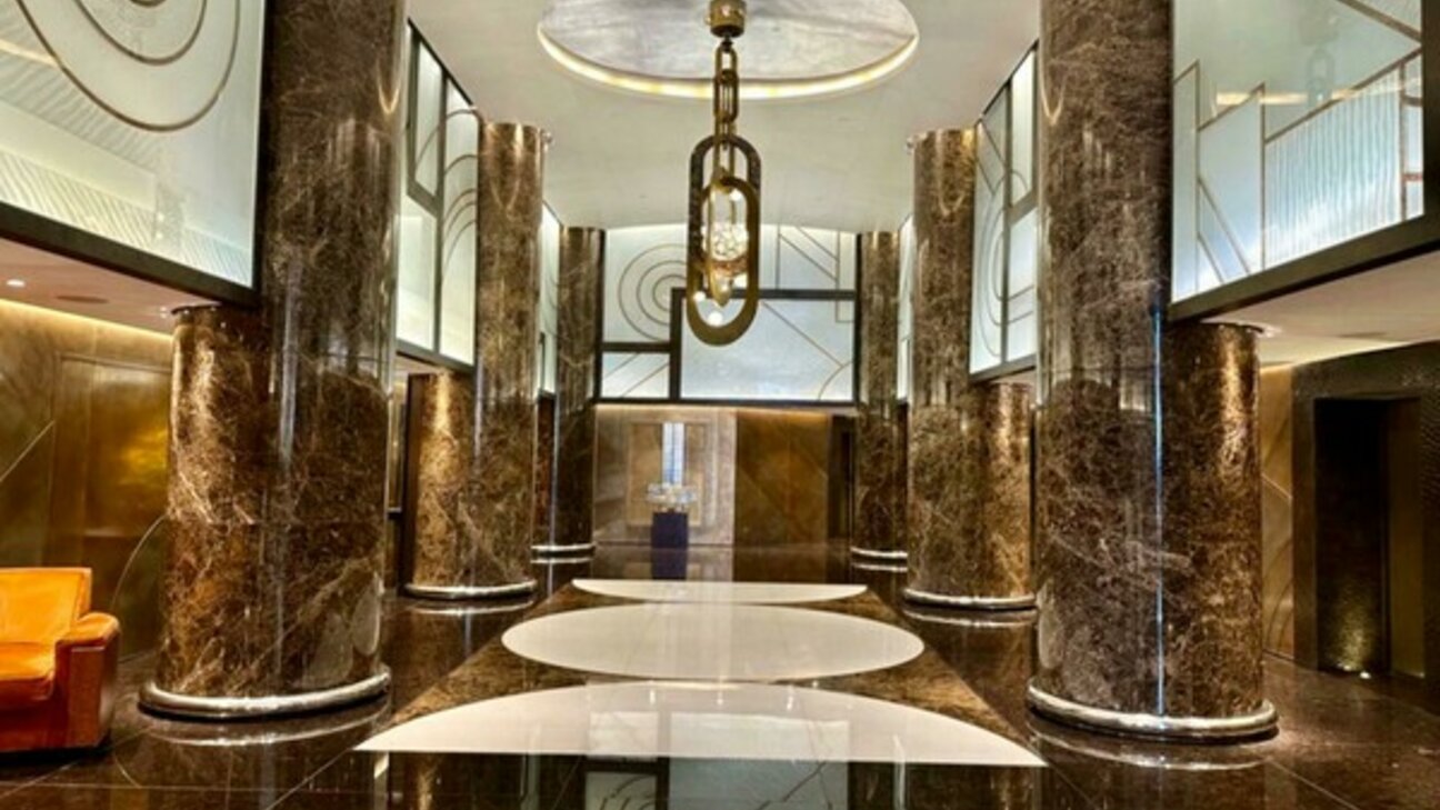 Luxurious apartment with Panoramic Views – Tour Odéon - 3 / 5