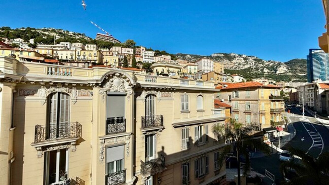 À Vendre – Appartement 4 Pièces avec Vue Mer & Monaco – Beausoleil - 1 / 9