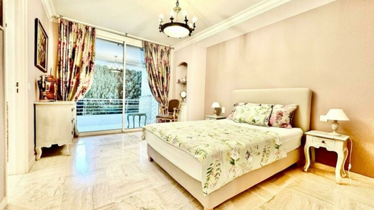 Very large apartment to renovate with sea view - CANNES - 7 / 12