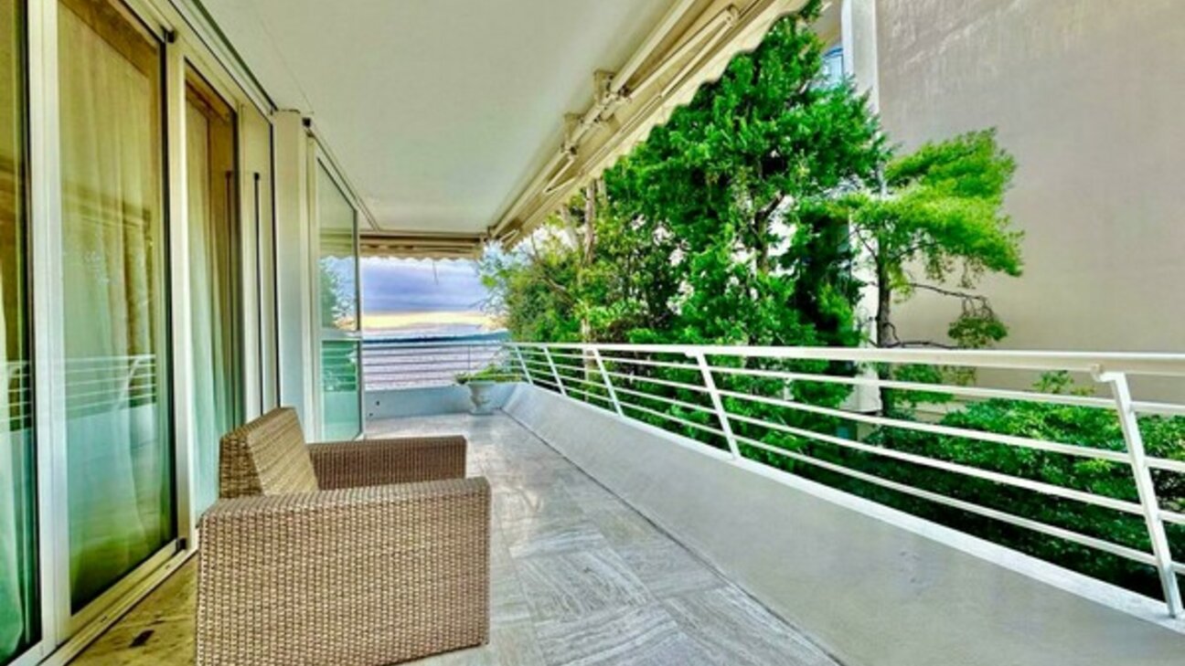 Very large apartment to renovate with sea view - CANNES - 12 / 12