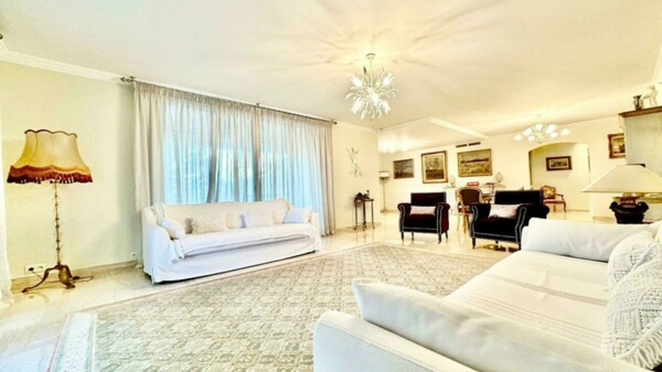 Very large apartment to renovate with sea view - CANNES - 4 / 12